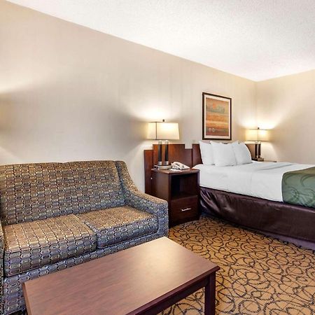 Quality Inn & Suites Escanaba North Экстерьер фото