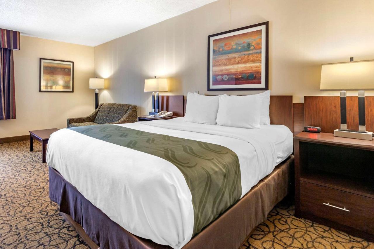 Quality Inn & Suites Escanaba North Экстерьер фото