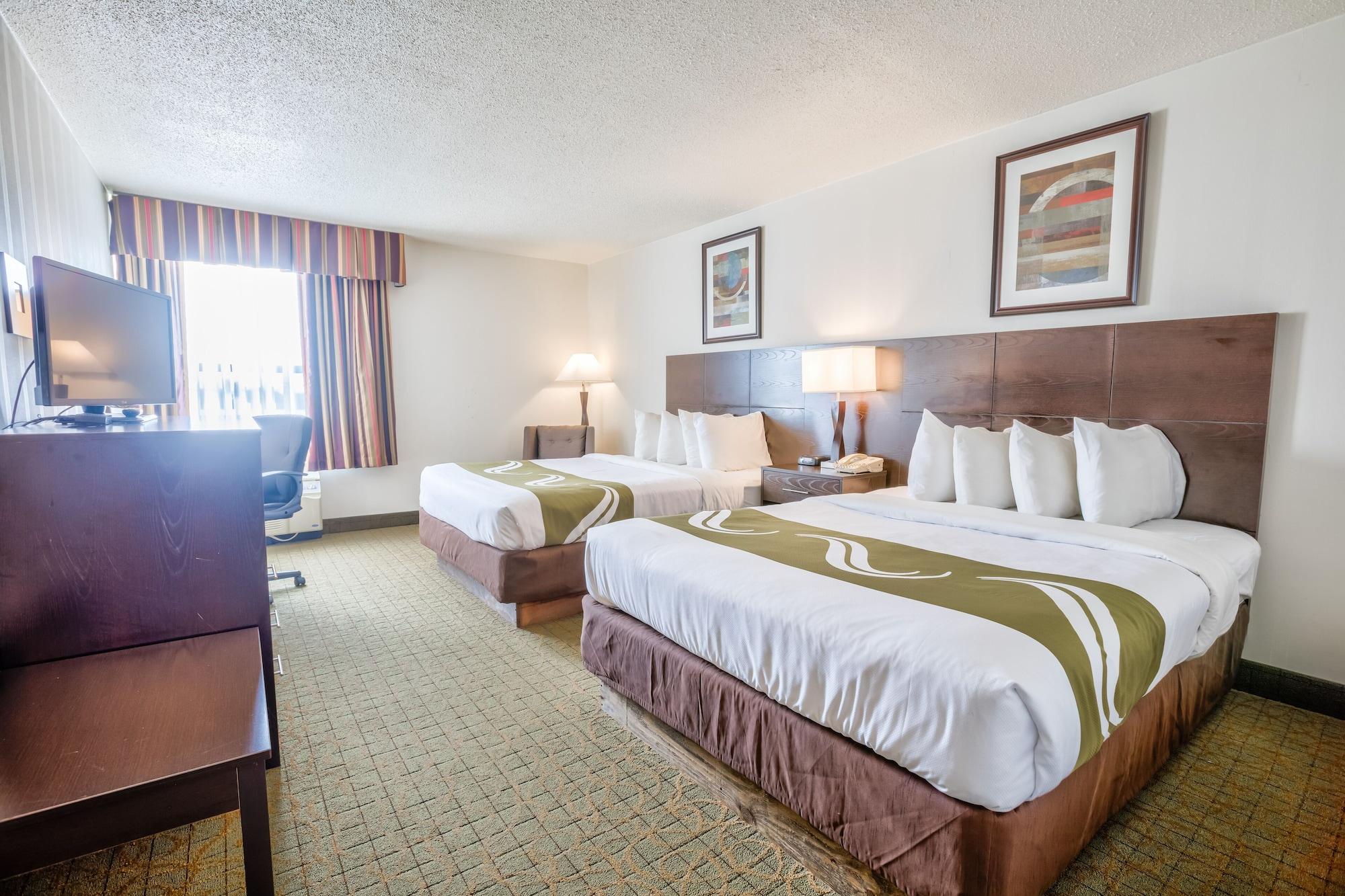 Quality Inn & Suites Escanaba North Экстерьер фото