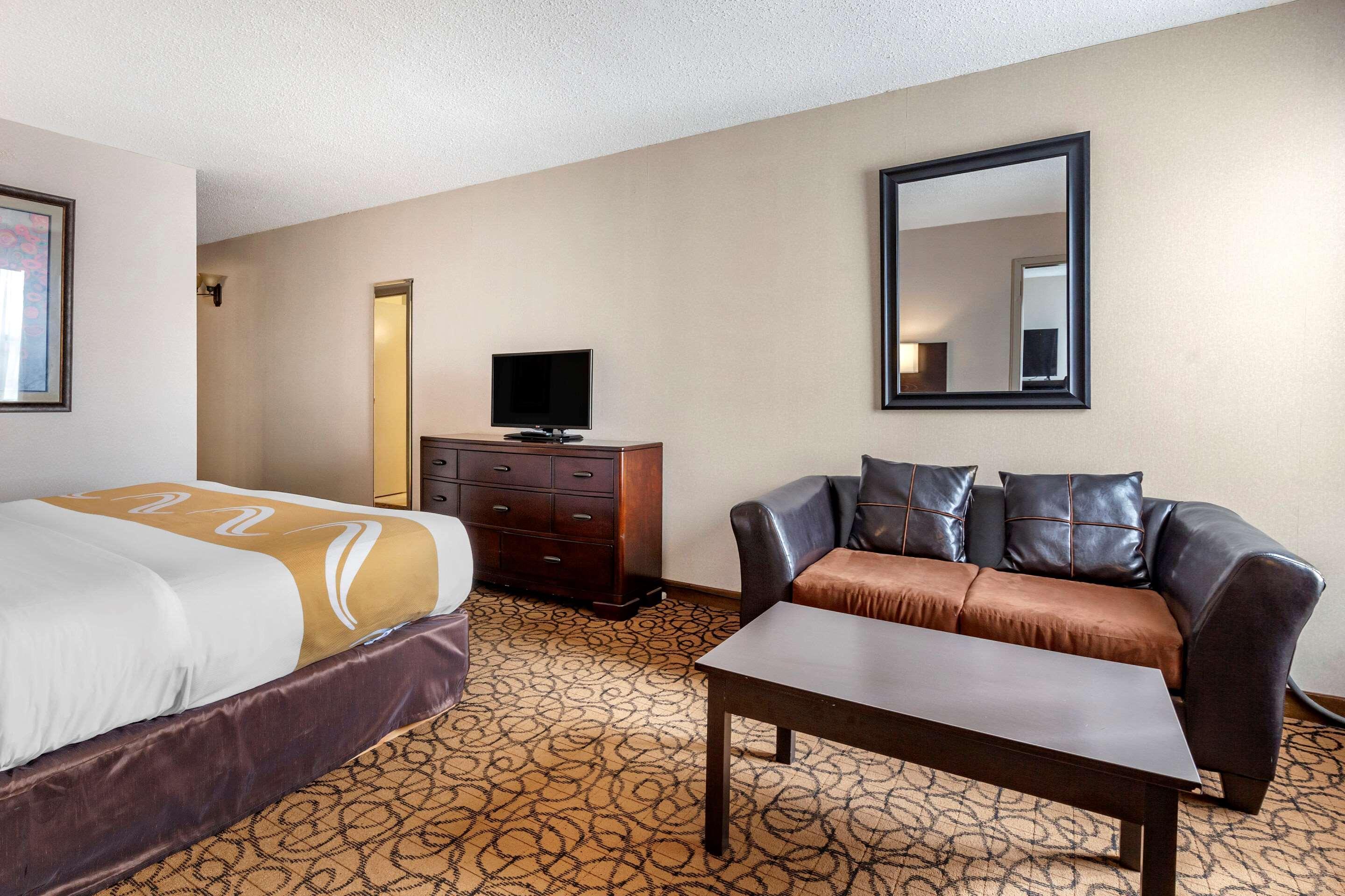Quality Inn & Suites Escanaba North Экстерьер фото