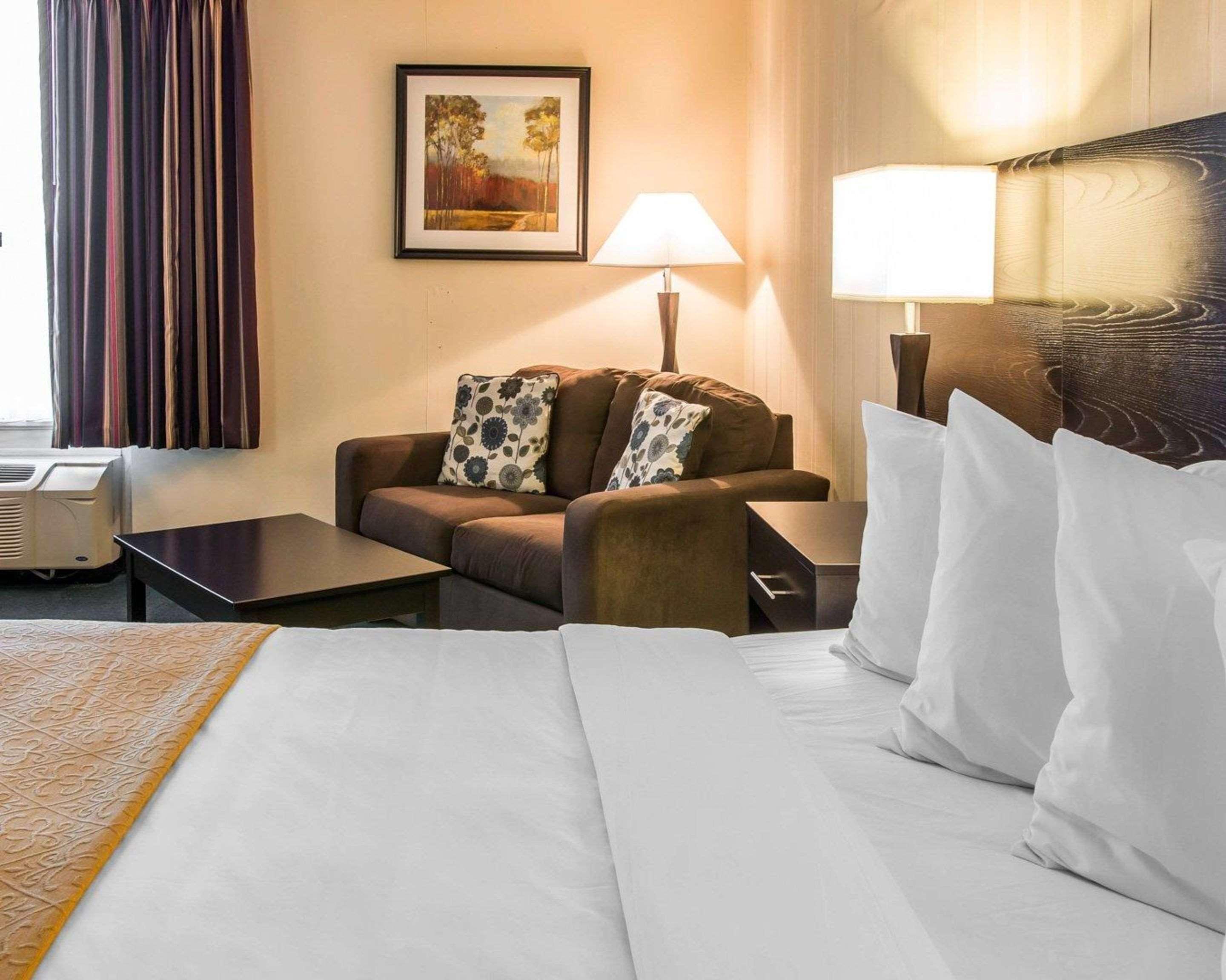 Quality Inn & Suites Escanaba North Экстерьер фото