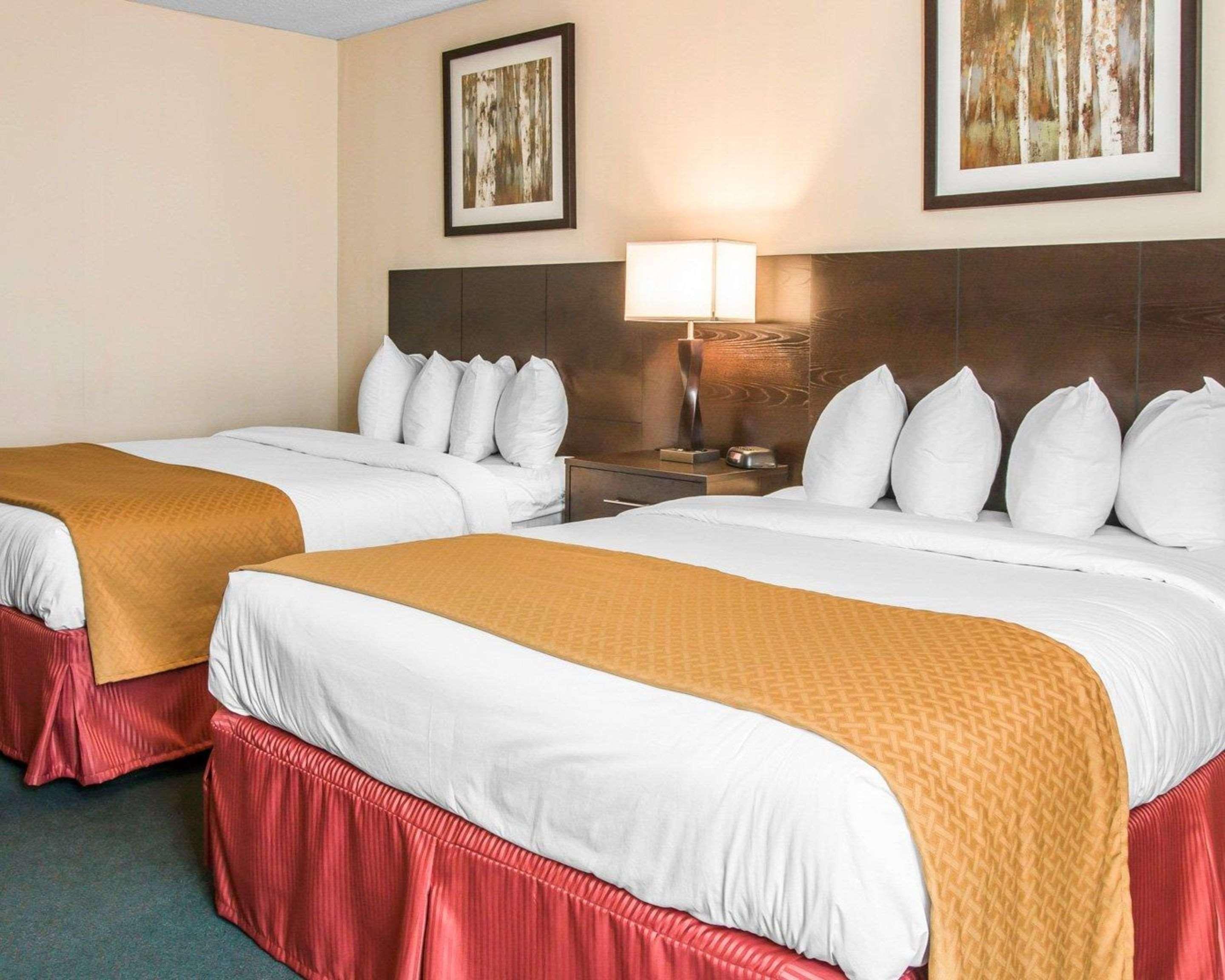 Quality Inn & Suites Escanaba North Экстерьер фото