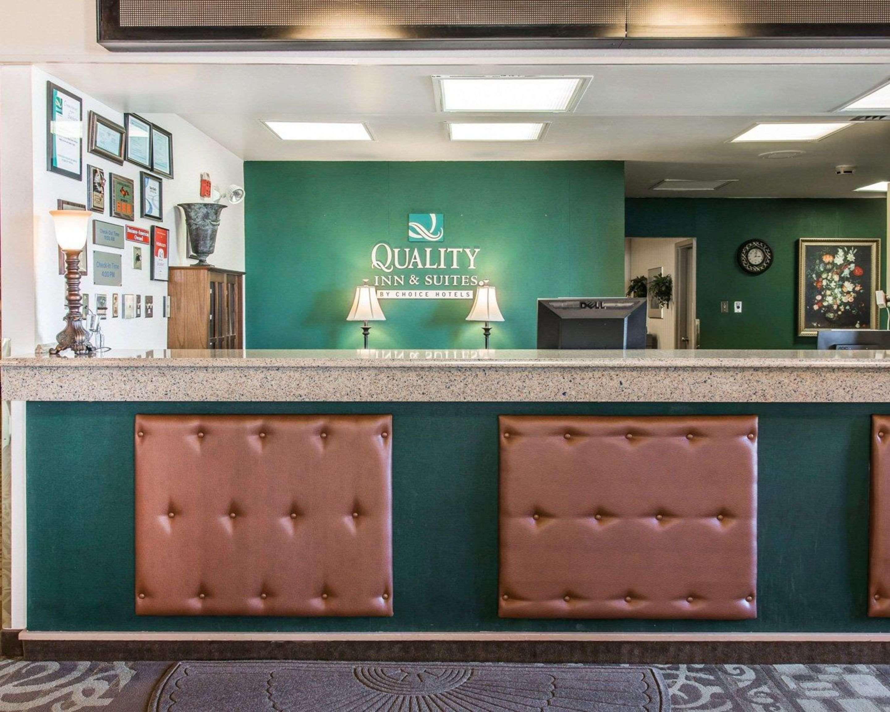 Quality Inn & Suites Escanaba North Экстерьер фото