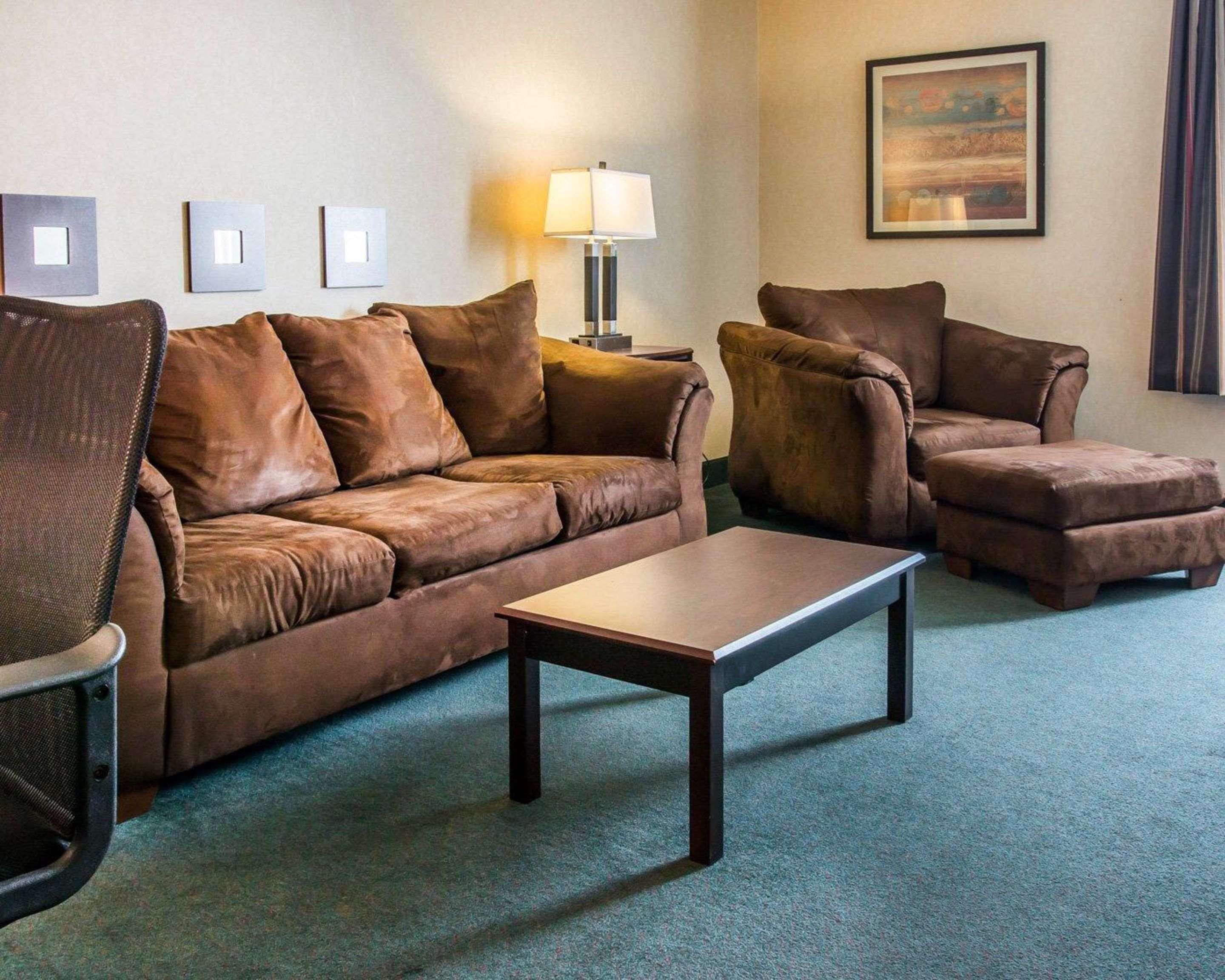 Quality Inn & Suites Escanaba North Экстерьер фото