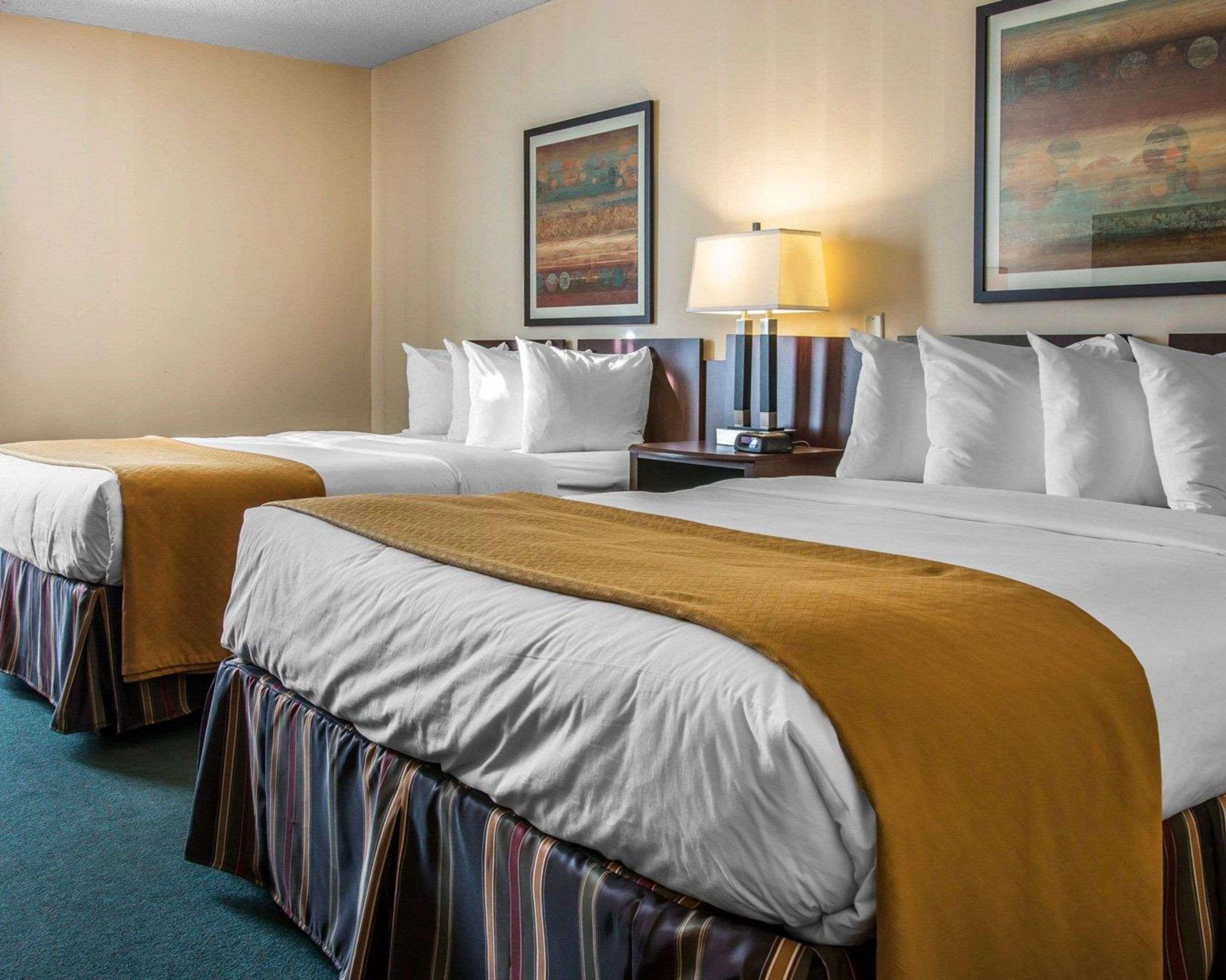 Quality Inn & Suites Escanaba North Экстерьер фото