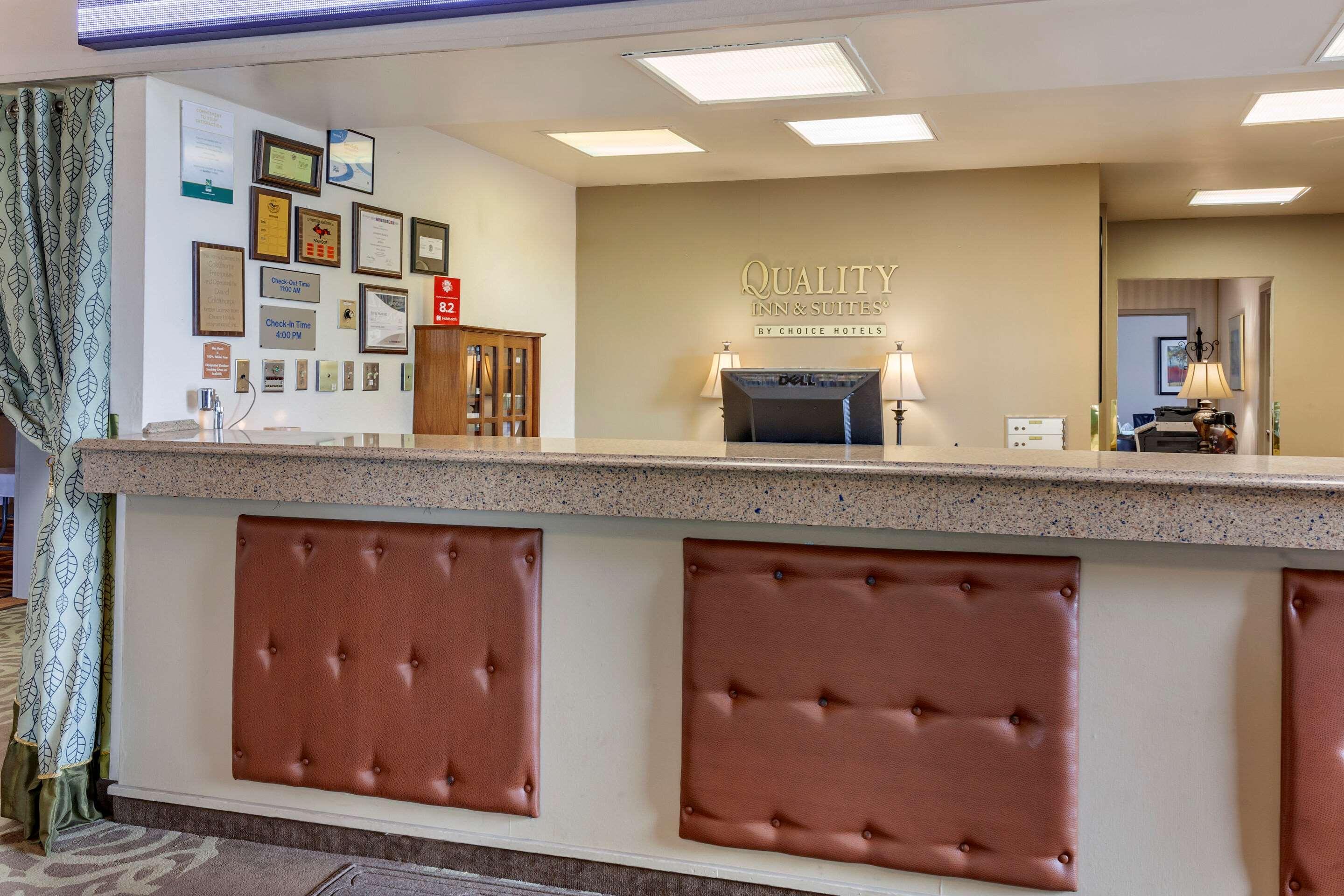 Quality Inn & Suites Escanaba North Экстерьер фото