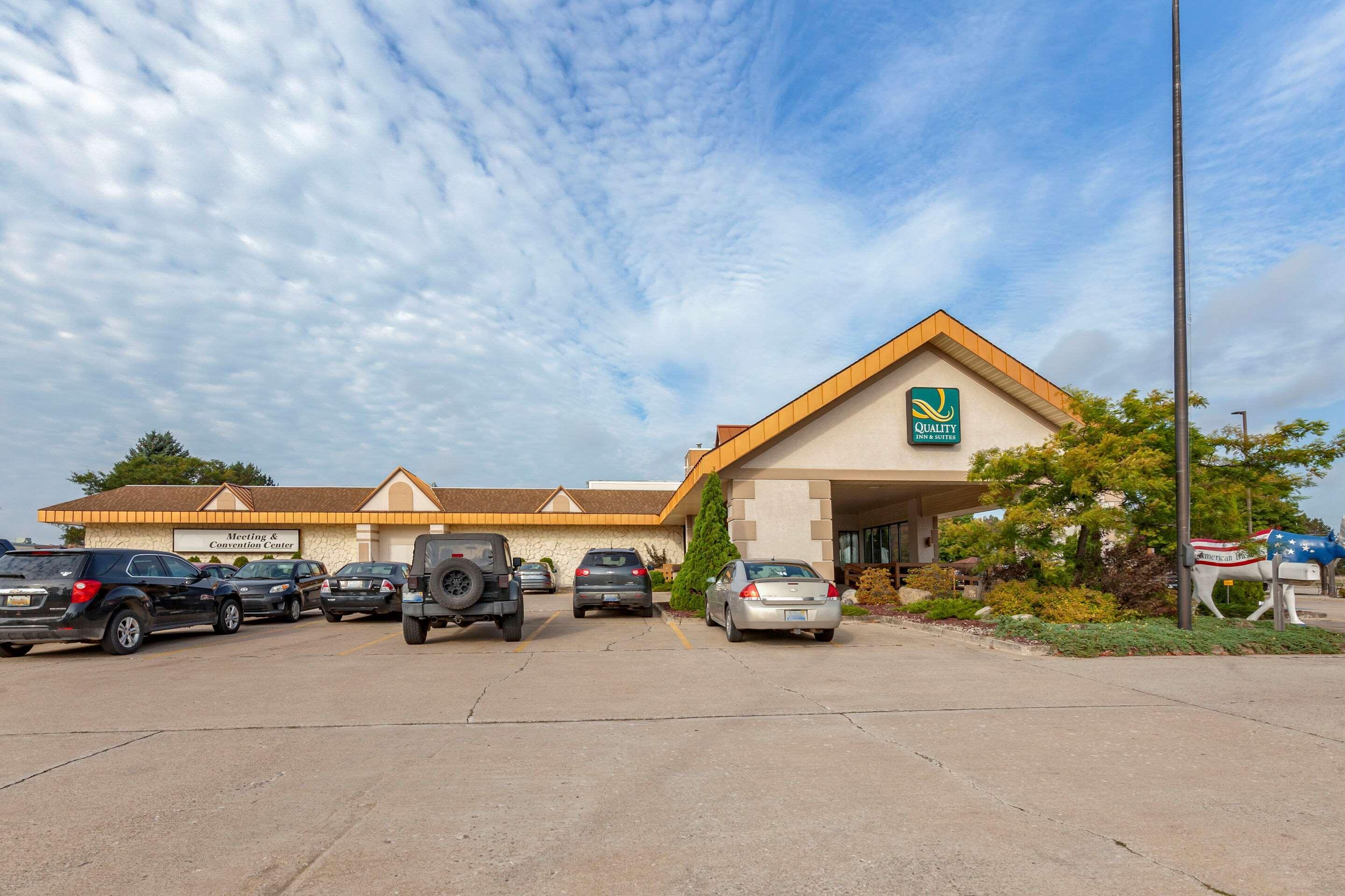 Quality Inn & Suites Escanaba North Экстерьер фото